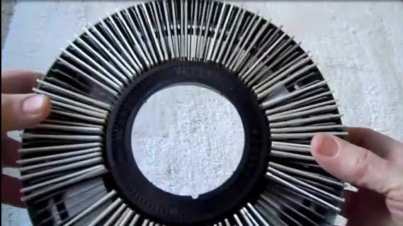 Kodak carousel with ring removed showing loose slides